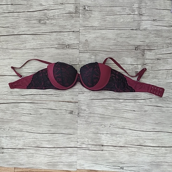 La Vie en Rose Burgundy with Black Lace Accents Bra - Picture 3 of 16
